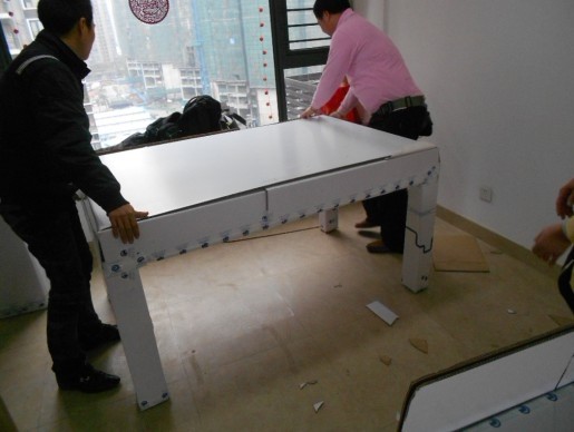 搬家奧地利家具餐桌包裝圖