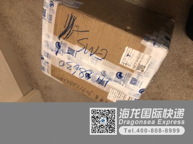 要用國(guó)際快遞郵寄小件衣服、發(fā)膜到美國(guó)，用什么便宜?